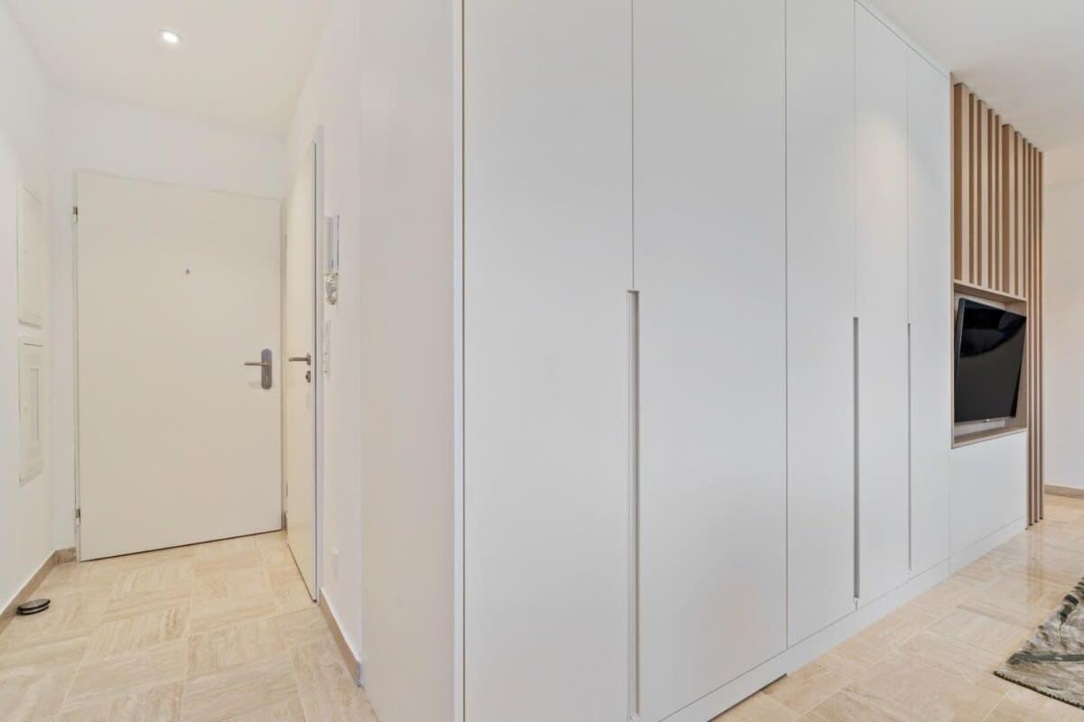 Modern Studio With King Bed, Walk To Attractions Λουξεμβούργο Εξωτερικό φωτογραφία