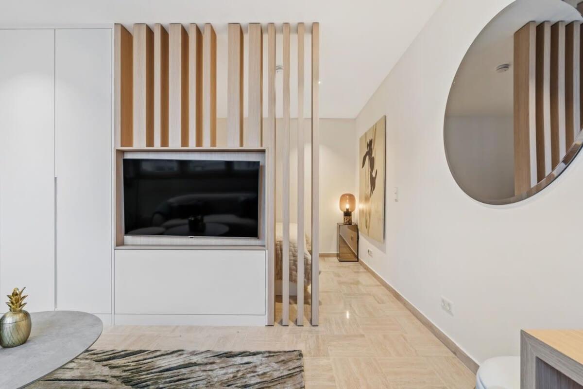 Modern Studio With King Bed, Walk To Attractions Λουξεμβούργο Εξωτερικό φωτογραφία